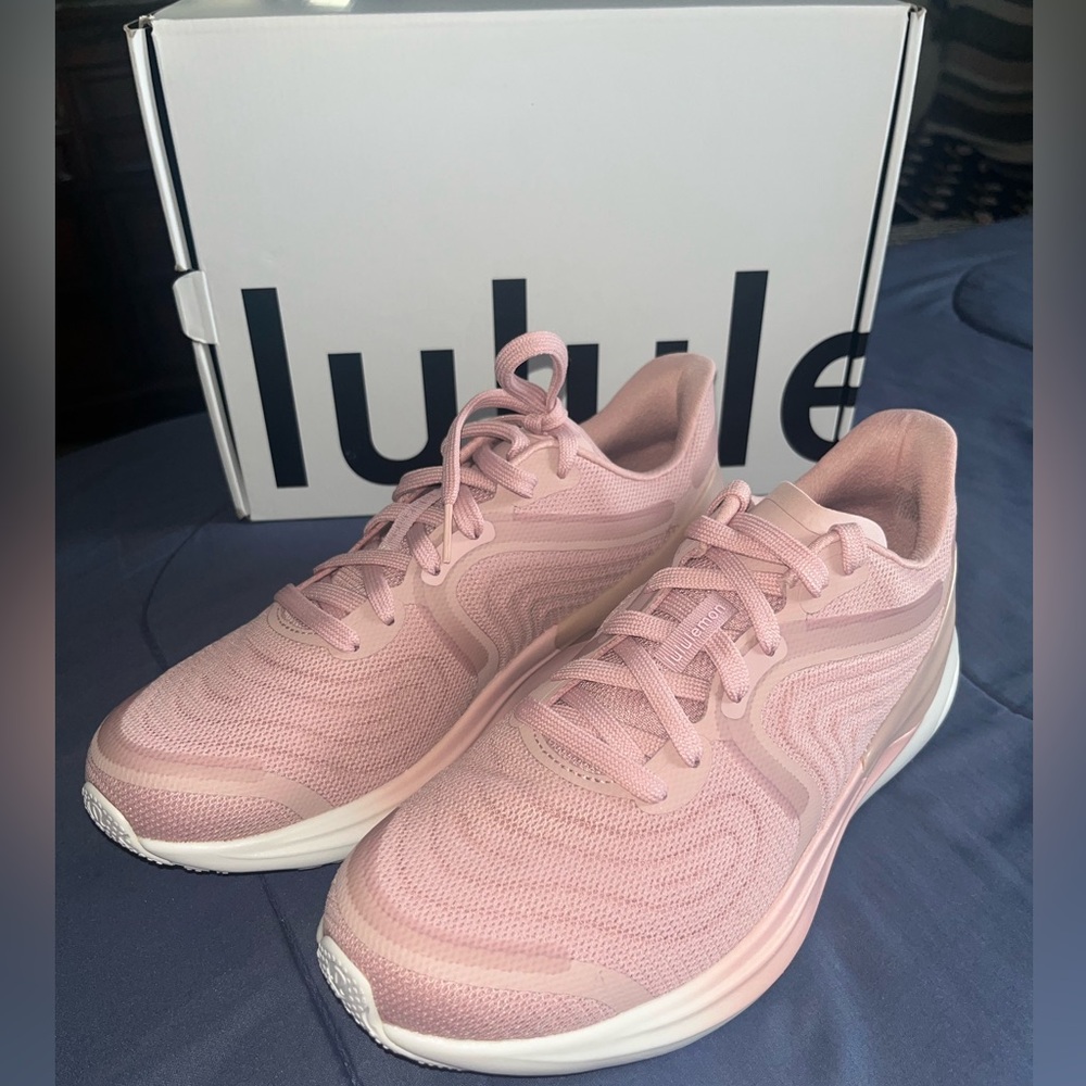 🍋 NWB Lululemon Blissfeel 2 Running Shoe - Mink Berry/Light Vapor - Sz 10